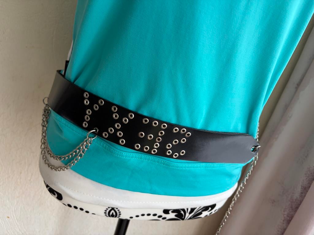 Riem van imitatieleer klinknagels zilveren metalen ketting, Ophalen of Verzenden, Zo goed als nieuw, Heupriem