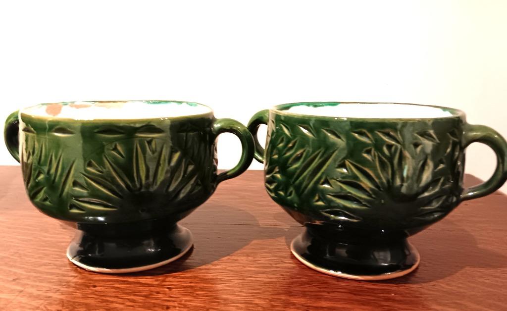 2 excentrieke OLIJFGROENE SOEPBOLLEN, Huis en Inrichting, Ophalen