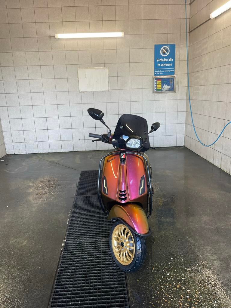 Vespa sprint 50cc, Ophalen, Zo goed als nieuw