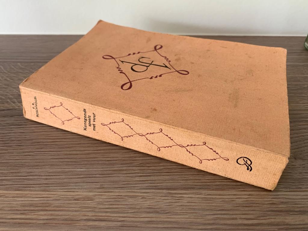 Kunegonde speelt met vuur, .R. Boschvogel, 1959, Boeken, Ophalen of Verzenden, Gelezen