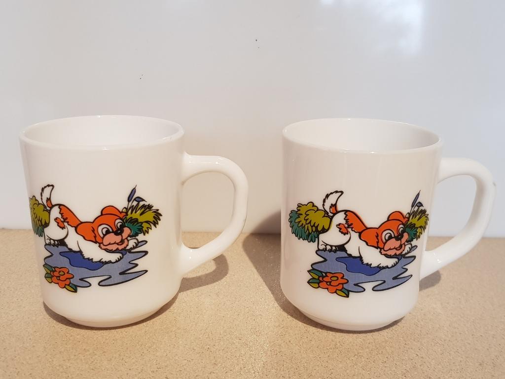 Zeldzame Arcopal France tas mok mug met honden; samen €4, Ophalen of Verzenden, Overige figuren, Zo goed als nieuw, Servies
