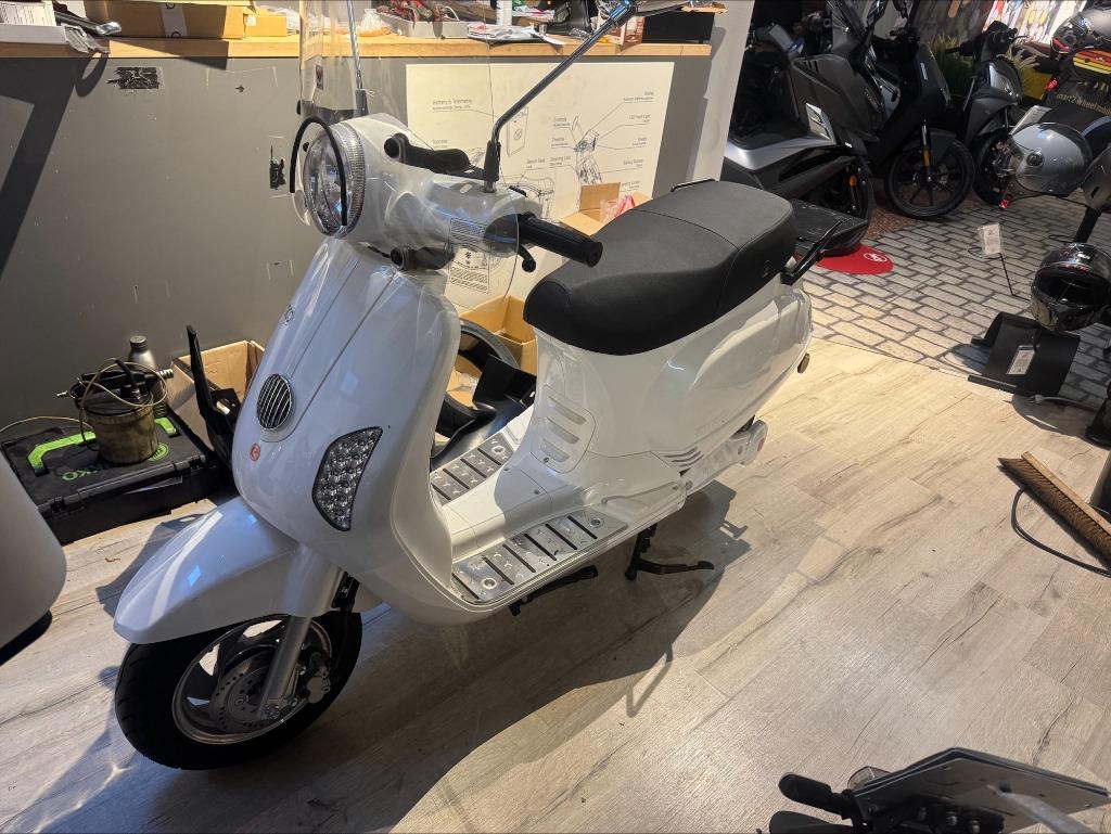 Emco Novantic demo, Ophalen, Emco, Klasse B (45 km/u), Zo goed als nieuw