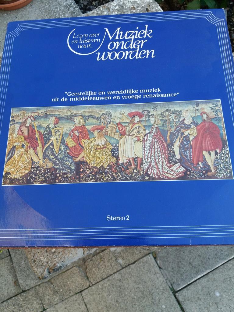 Muziek geschiedenis "Muziek onder woorden", Muziek en Instrumenten, Ophalen, Zo goed als nieuw