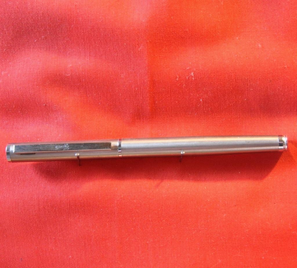 porte plume cypréa (1), Enlèvement ou Envoi, Comme neuf