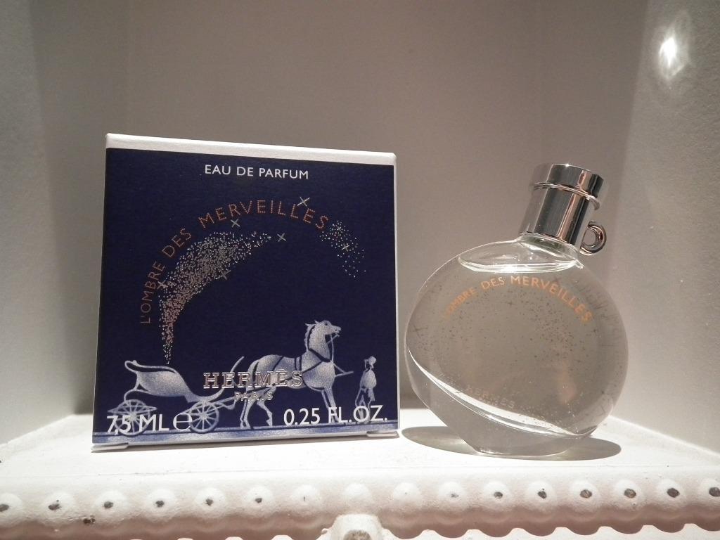Hermès Eau de Parfum " De schaduw der wonderen ” (7,5 ml), Verzamelen, Verzenden, Nieuw, Miniatuur, Gevuld