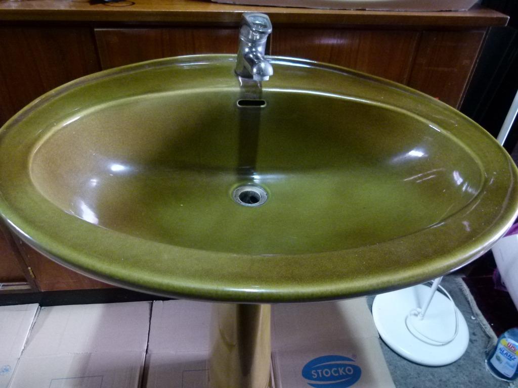 vintage wastafel op voet + aflegbord + wc wandmodel 70er, Ophalen, Huis en Inrichting