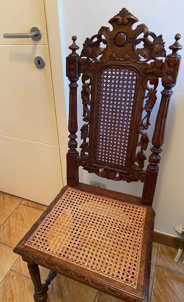 stoel antiek Mechelse stijl, Mechels houtsnijwerk., Ophalen