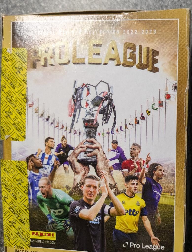 PANINI FOOTBALL 2022/23 BOÎTE DE 100 poch. DE FOOT SCELLÉS, Envoi, Neuf
