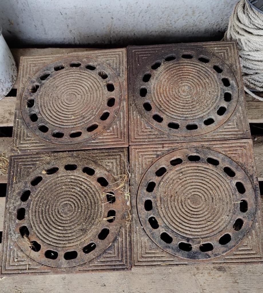 KLOKROOSTER 30X30 CM / Ø 110MM H=125MM, Ophalen, Nieuw, Overige materialen, Afvoer