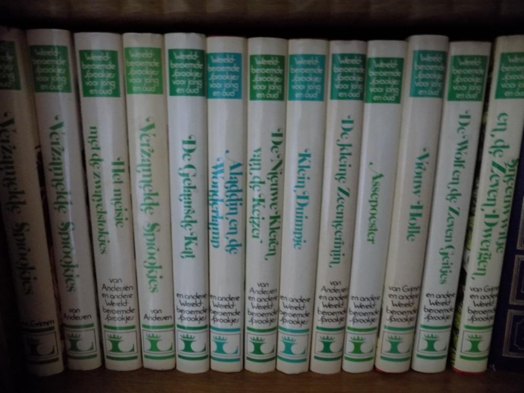 kinder-  sprookjesboeken, Ophalen, Zo goed als nieuw