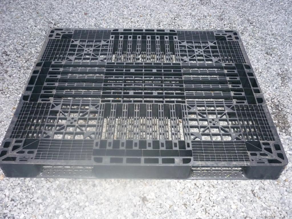 pallet in kunstof , pvc 130 X 110, Doe-het-zelf en Bouw, Kratten en Dozen, Zo goed als nieuw, Overige typen, 100 cm of meer, Minder dan 35 cm