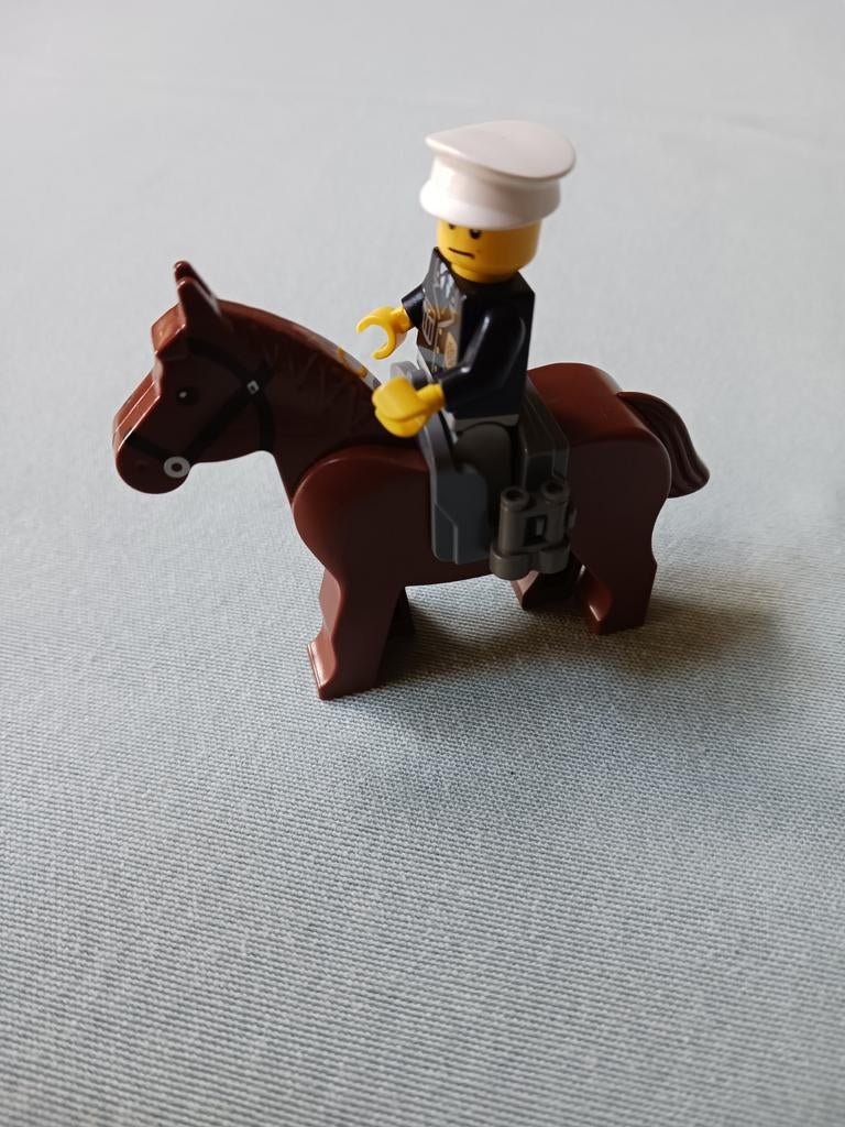 Lego politie-agent te paard., Kinderen en Baby's, Ophalen of Verzenden, Lego