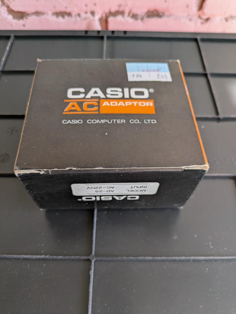 Casio AC Adaptor Model AD-2S Input  AC-220V, Elektronische apparatuur, Ophalen, Zo goed als nieuw