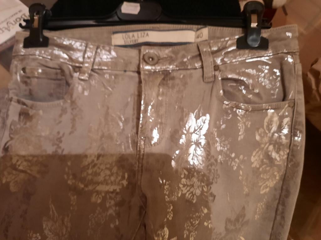 Jeans zilverkleurig, Maat 38/40 (M), Overige kleuren, Lola-liza, Ophalen of Verzenden