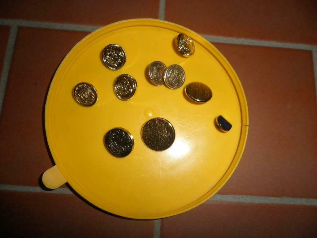 knopen, Hobby en Vrije tijd, Naaien en Fournituren, Ophalen, Zo goed als nieuw