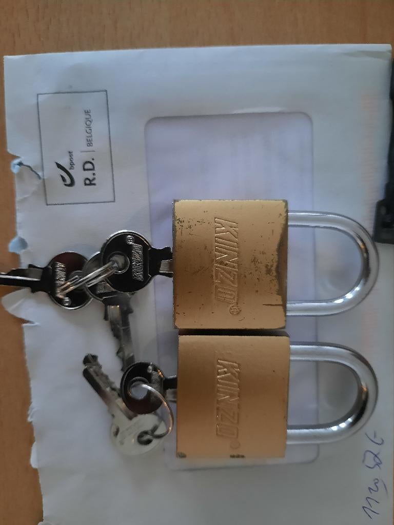 Cadenas, Enlèvement, Comme neuf