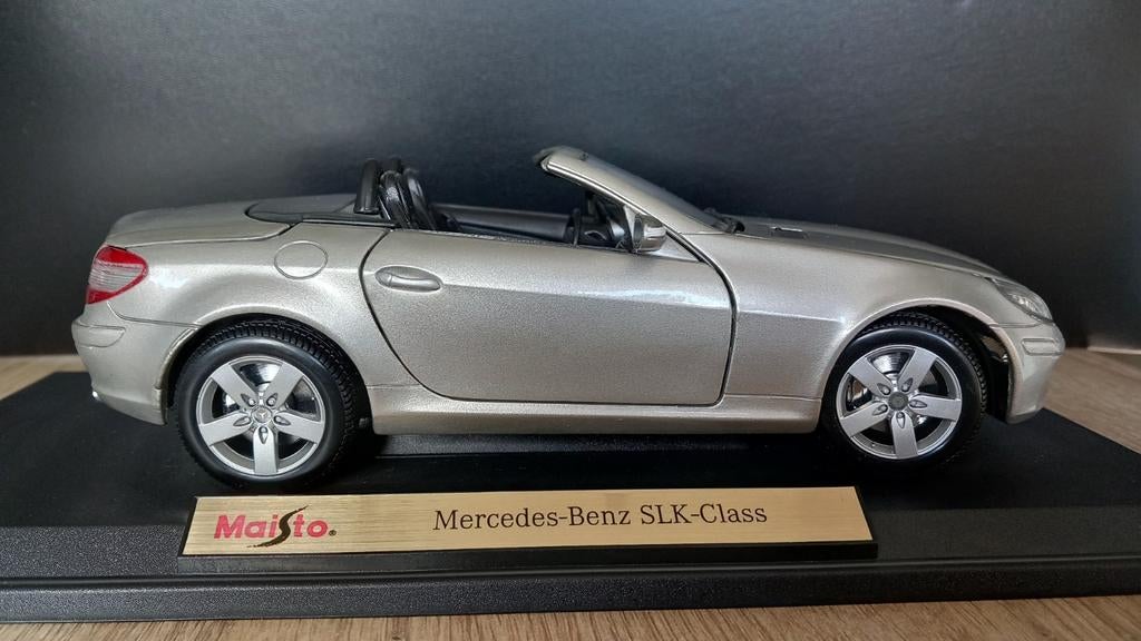 Mercedes SLK, Enlèvement, Maisto