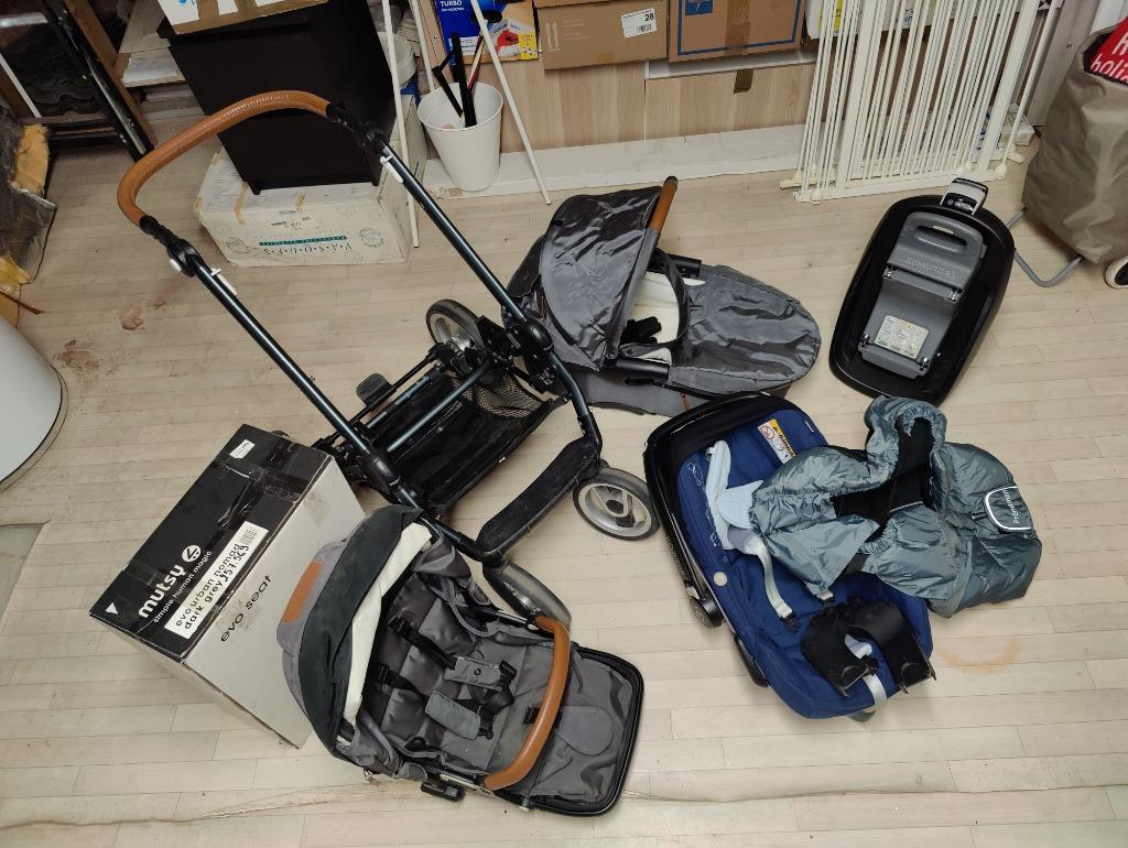 Poussette Mutsy Evo + Maxicosi + Familyfix, Comme neuf, Enlèvement, Mutsy, Poussette combi
