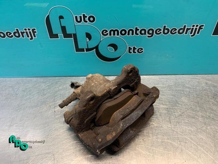 Remklauw (Tang) links-voor van een Peugeot Bipper (Bipper 08, Gebruikt, -, -, Ophalen of Verzenden