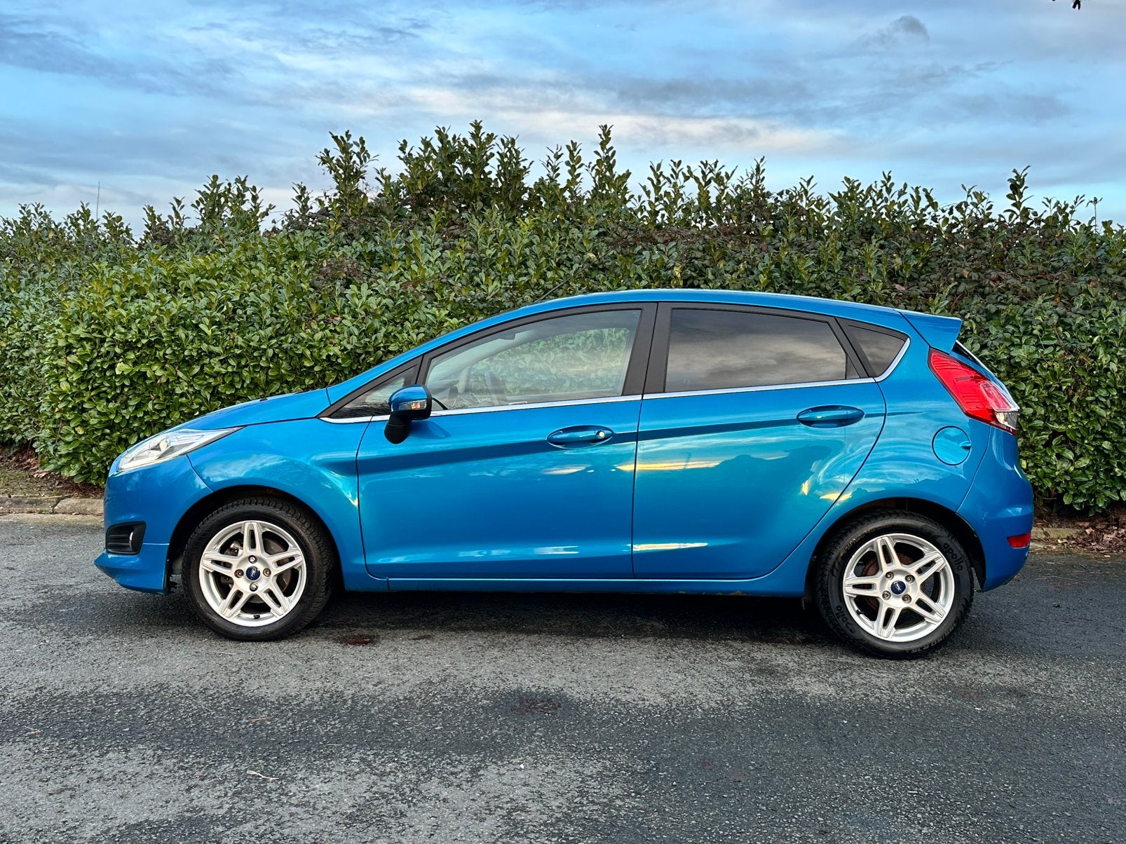 Ford Fiesta 1.0 Essence 2014 Euro 5b 134.000km Airco digital, Euro 5, Achat, Entreprise, Noir