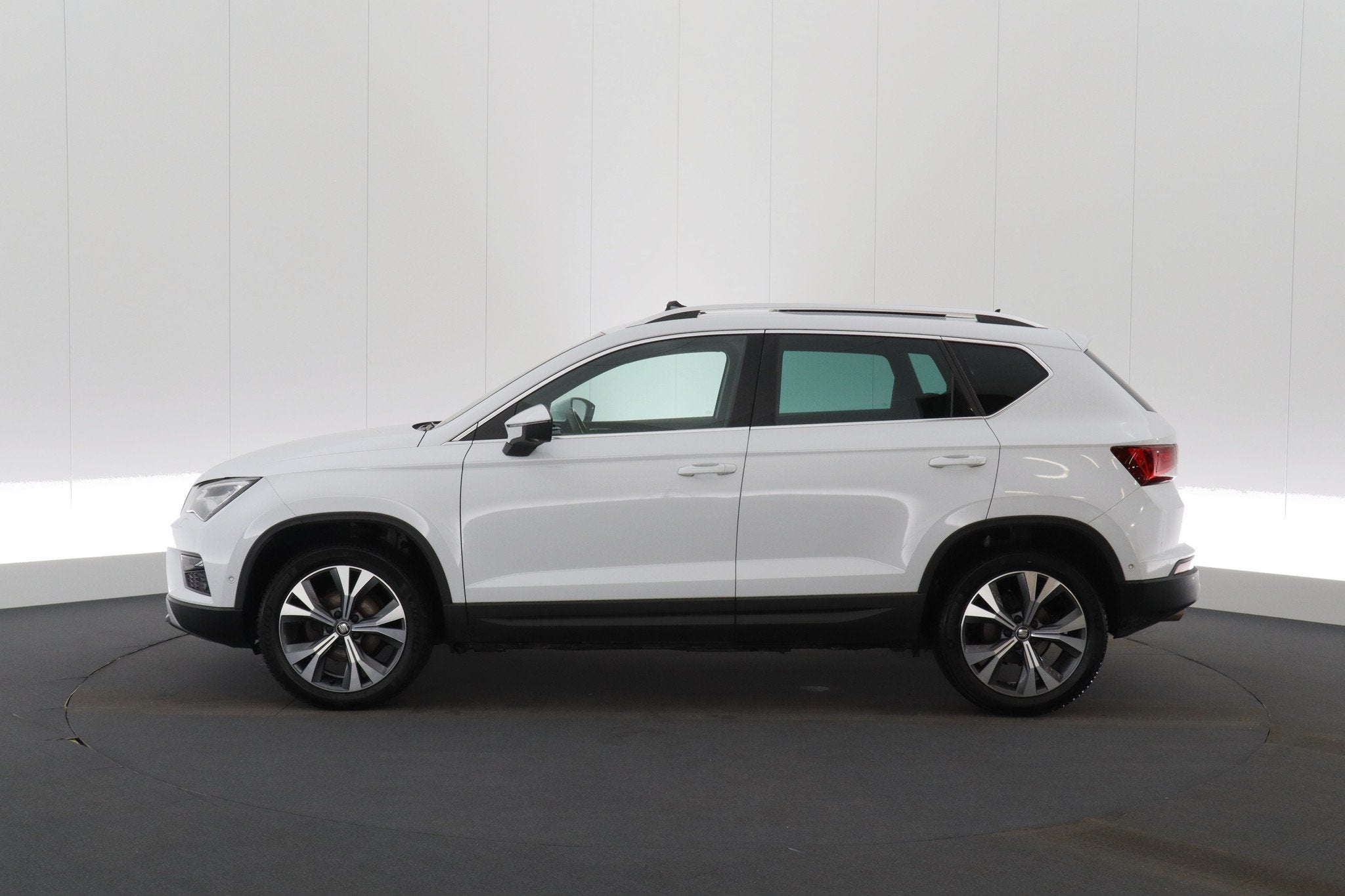 (1XTF044) SEAT ATECA, Autos, Achat, Entreprise, Carnet d'entretien, 5 portes