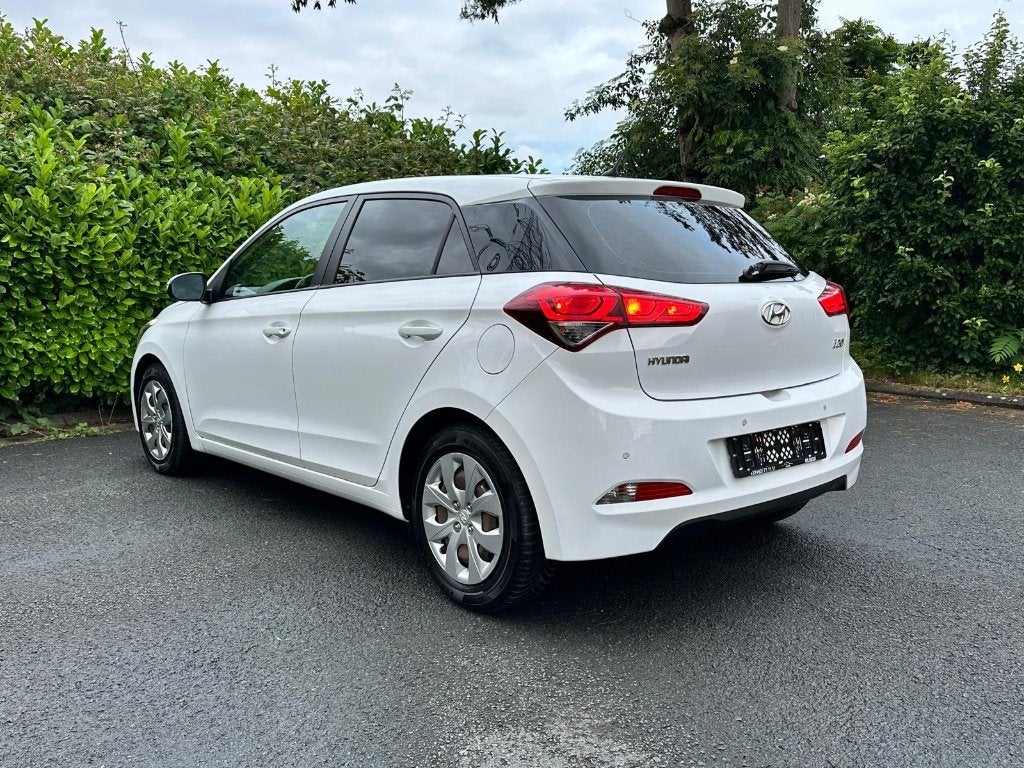 Hyundai i20 Automatique 1.4 Essence €6b  Airco 93:000km prop, 144 g/km, Euro 6, Entreprise, Carnet d'entretien