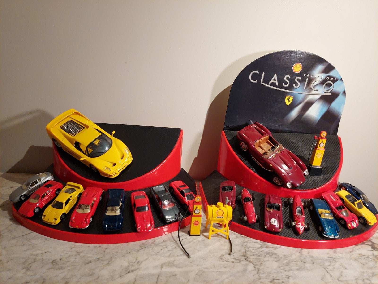 Ferrari schaalmodellen (toonzaal/collectorsitem), Enlèvement