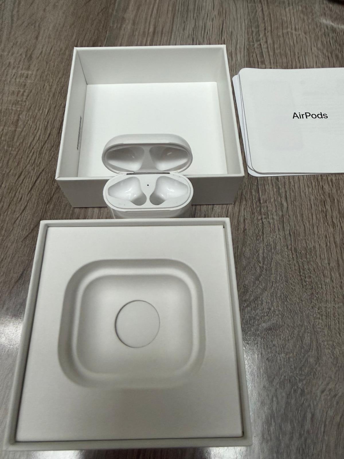 APPLE AIR PODS 2 OPLAADDOOSJE, Telecommunicatie, Ophalen, Nieuw