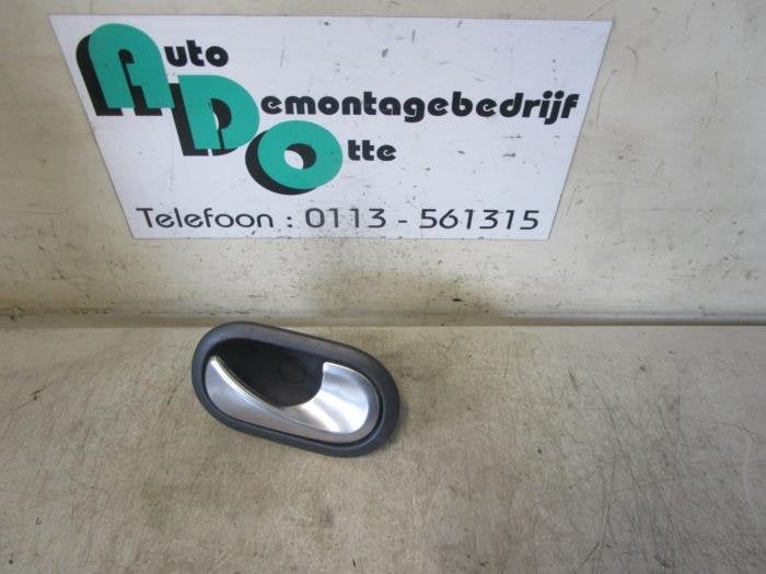 Poignée portière 4portes arrière droite d'un Renault Mega, Renault, -, 3 mois de garantie, Utilisé