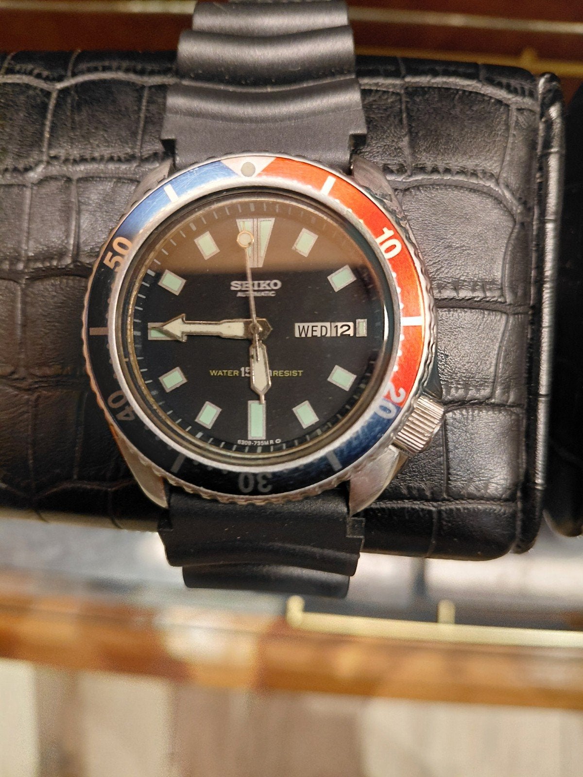 Vintage seiko pepsi, Enlèvement