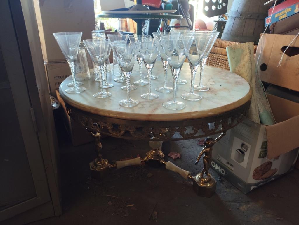Machtige salontafel met marmer en putti, Ophalen