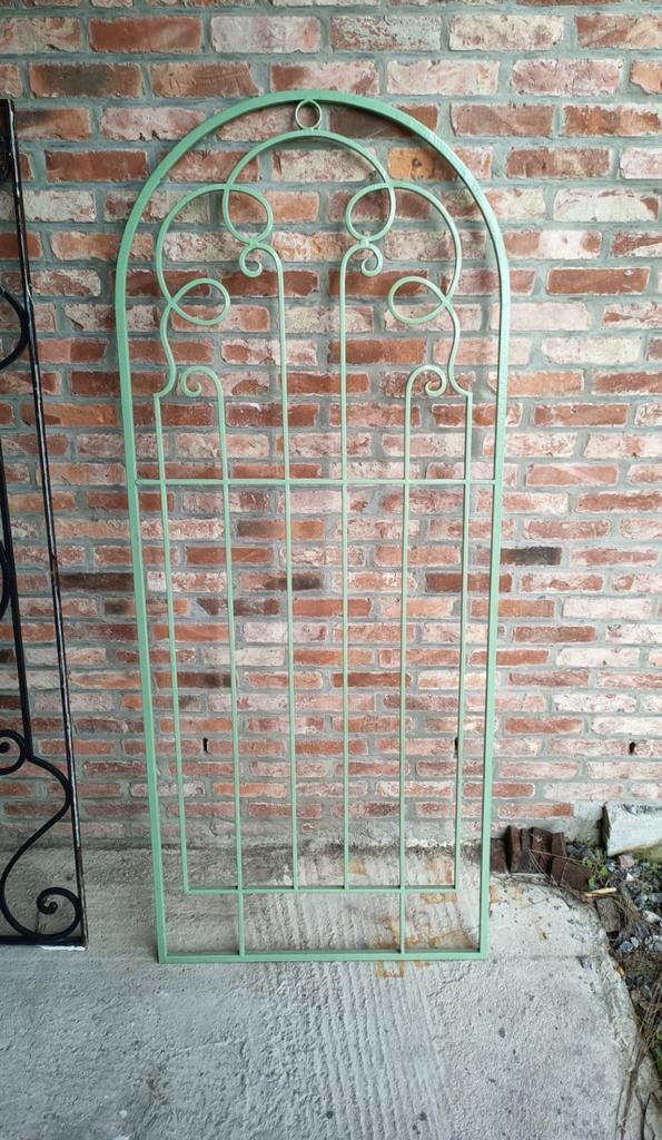 Smeedijzer roosters voor deuren, Ophalen