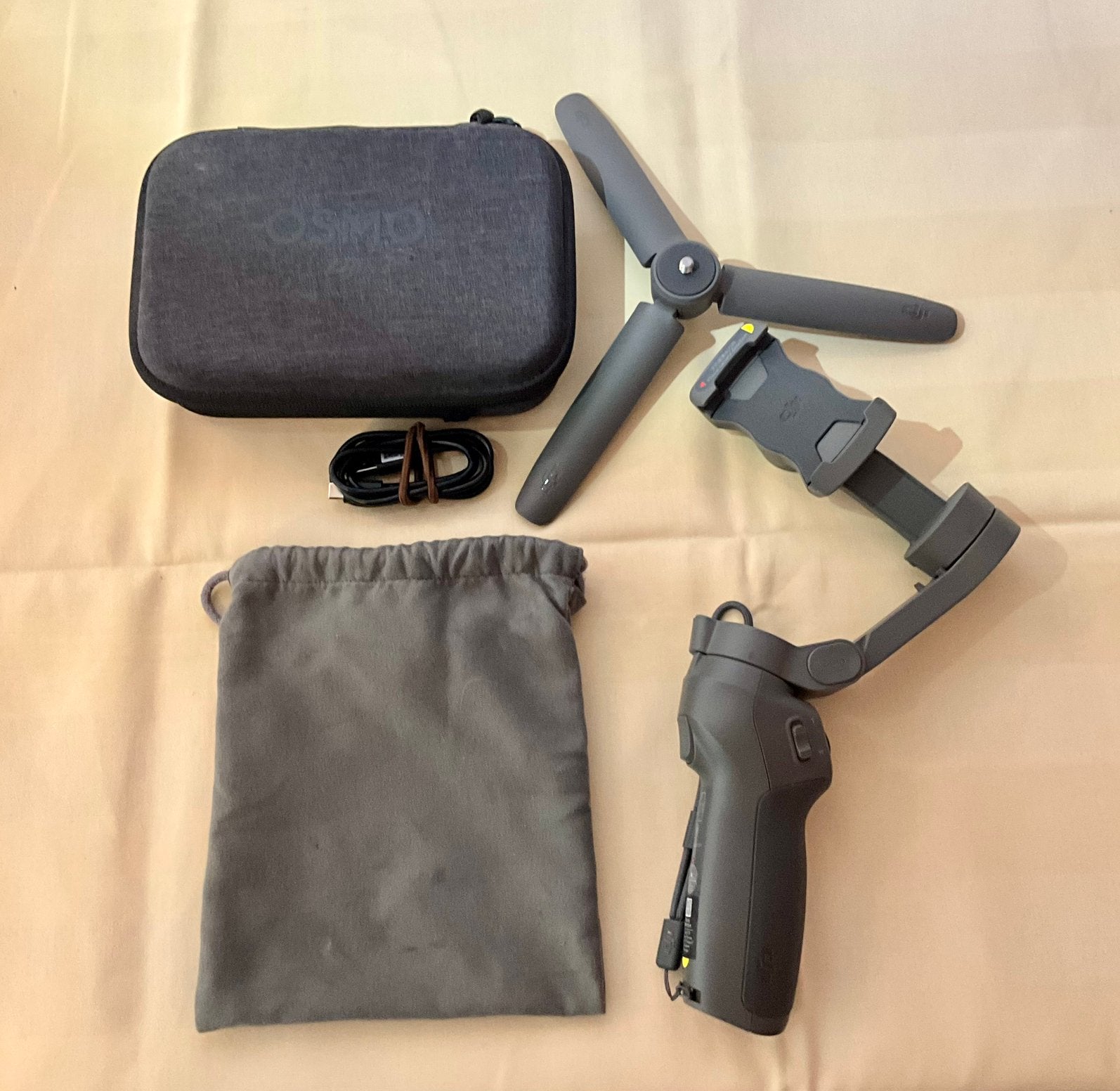 DJI Osmo Mobile 3 Combo — met statief en koffer, Audio, Tv en Foto, Fotografie | Statieven en Balhoofden, DJI, Zo goed als nieuw