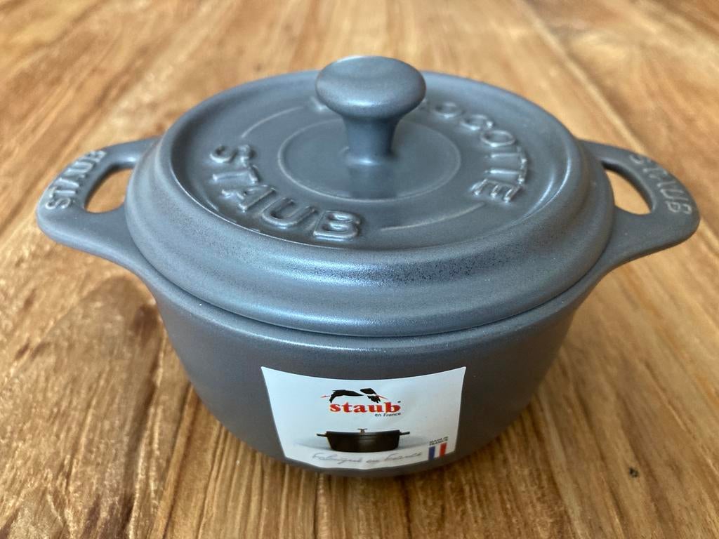 Staub la cocotte 10cm stoofpotje keramiek, Maison & Meubles, Cuisine | Casseroles & Poêles, Neuf, Casserole ou Cocotte-minute