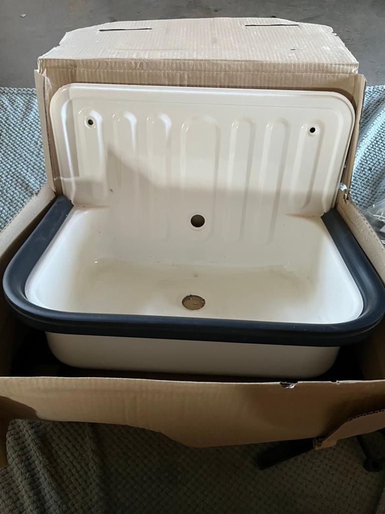 IJzeren wasbak met toebehoren, Doe-het-zelf en Bouw, Ophalen, Nieuw, Wastafel