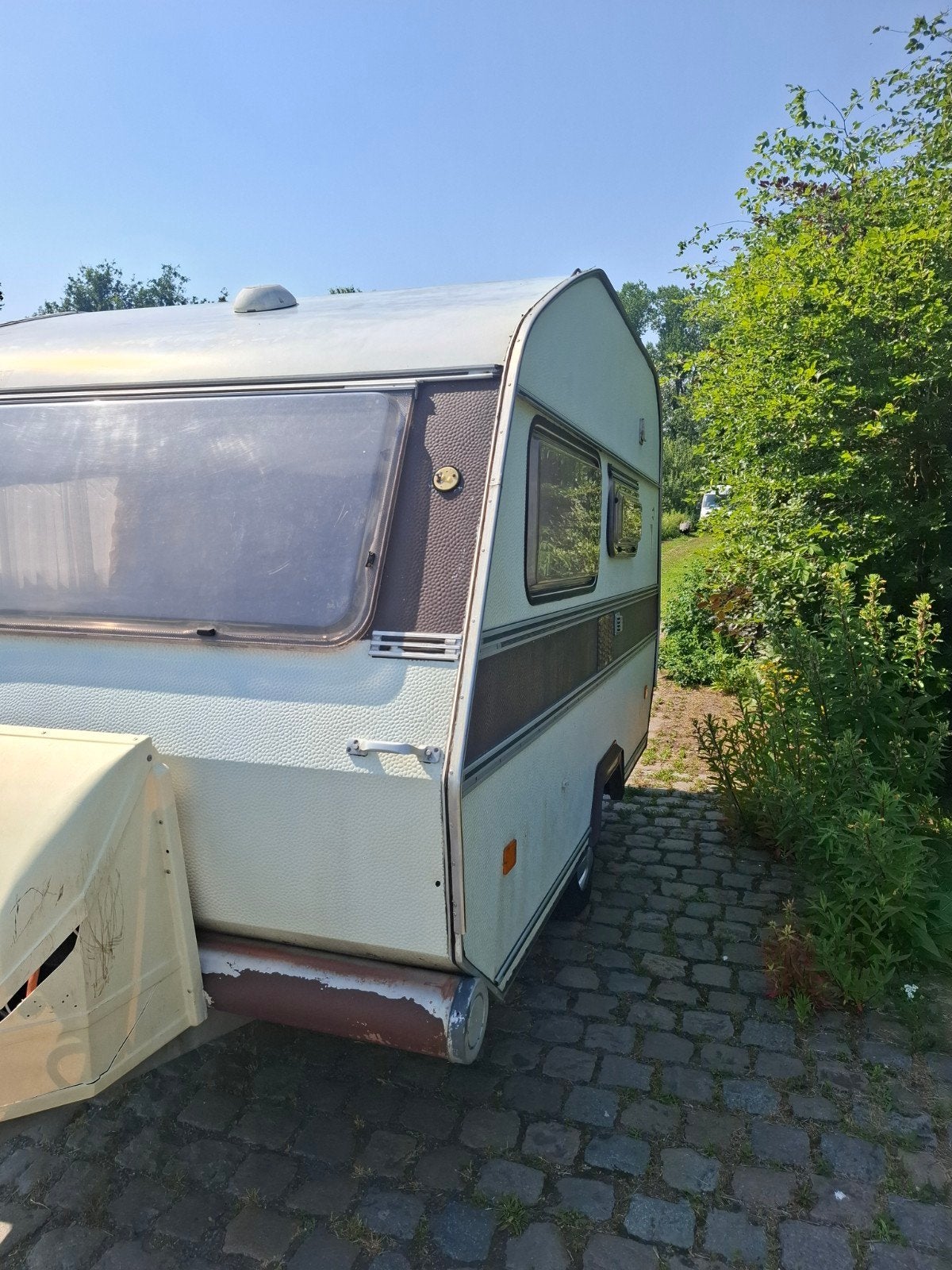 Caravan speelhuis werfkeet, Particulier