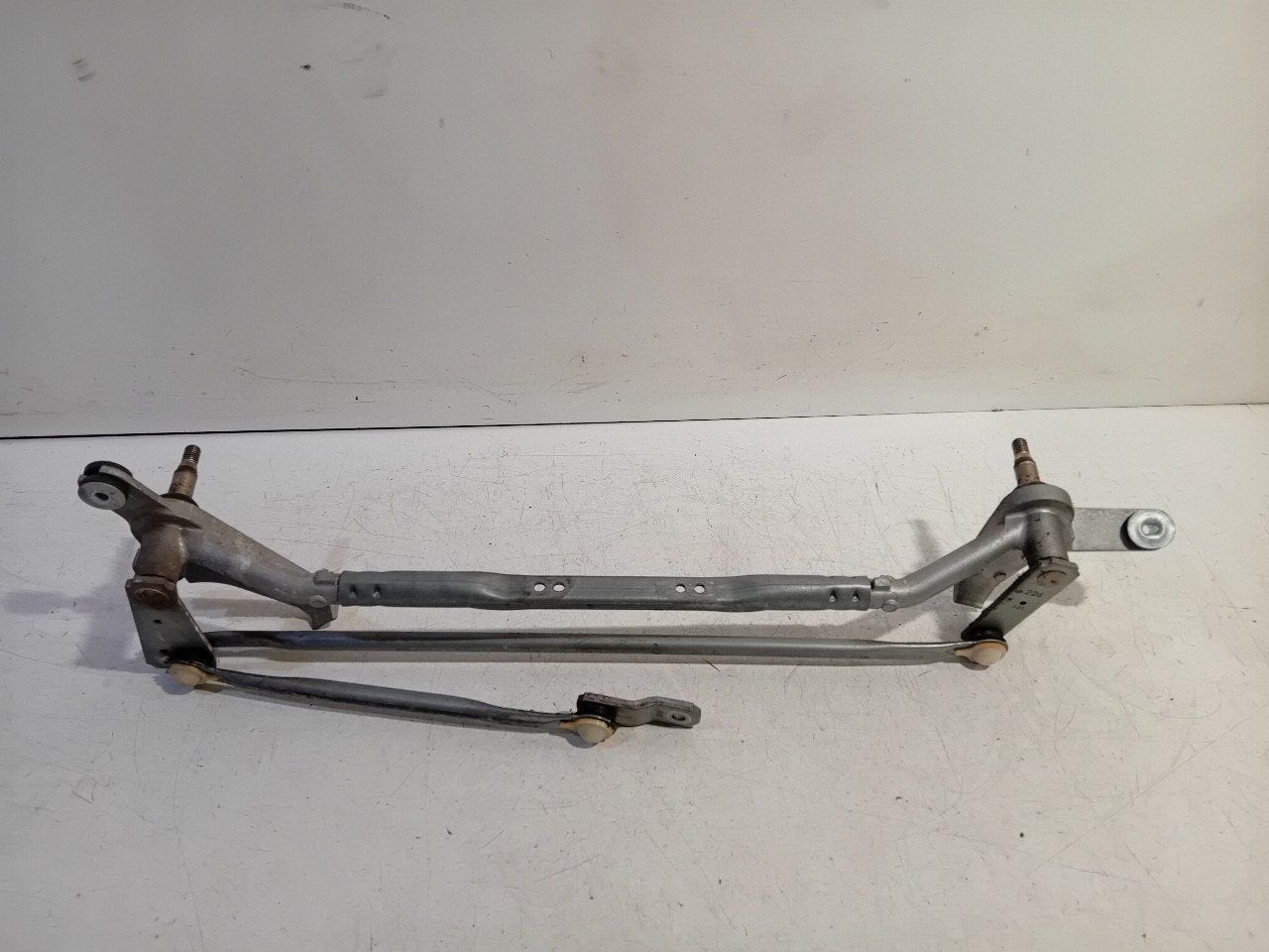 Ruitenwisser mechaniek voor Land Rover Discovery, Onderdelen@venauto.nl, Van der Ven Autorecycling B.V., Ettenseweg 76, 4706 PB Roosendaal, The Netherlands
