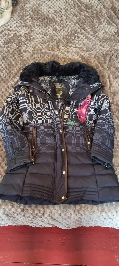 Desigual zwarte winterjas, Zwart, Zo goed als nieuw, Desigual, Ophalen
