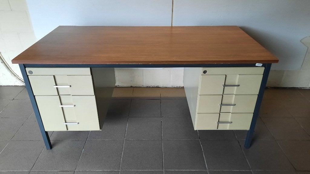 Grote metalen vintage bureau, Huis en Inrichting, Vintage, Ophalen, Gebruikt