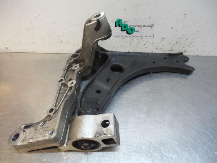 Bras de suspension avant droit d'un Volkswagen Golf (Golf 04, Volkswagen, -, 3 mois de garantie, Utilisé