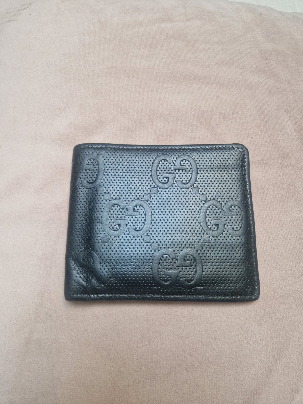 Gucci herenportemonnee met reliëf GG geperforeerd geperforee, Gebruikt, Zwart, Leder, Ophalen