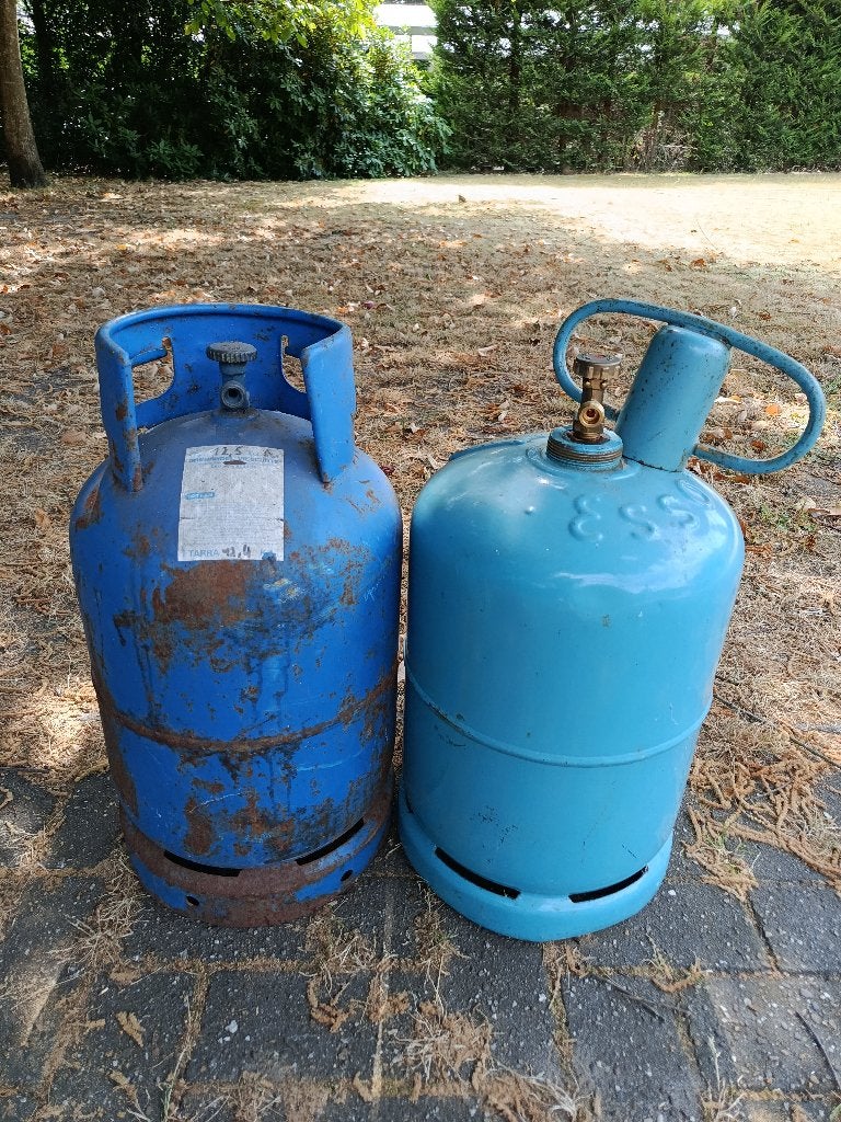 2 lege gasflessen, Caravans en Kamperen, Ophalen, Gebruikt