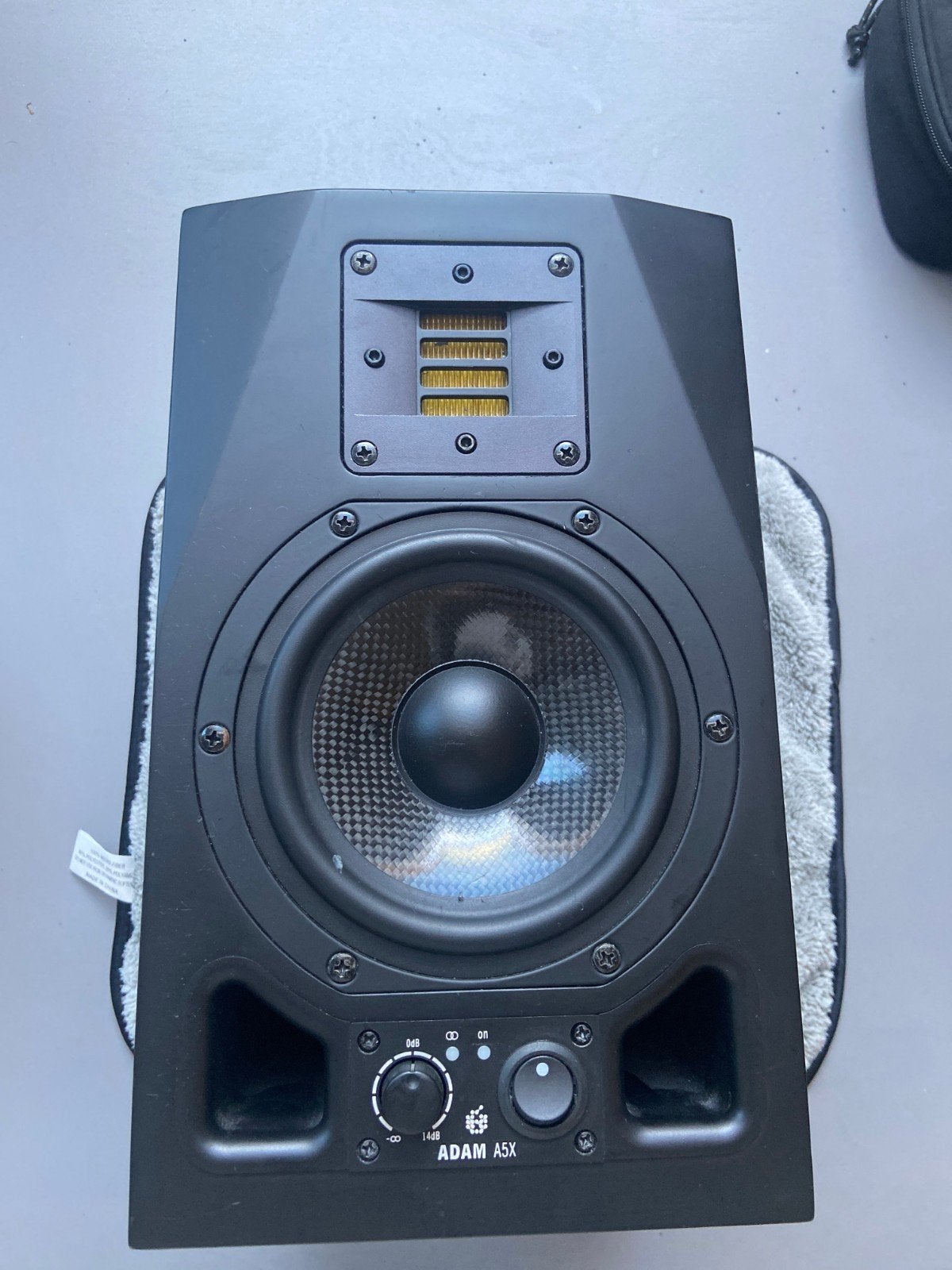 Studio monitors  Adam A5X, Musique & Instruments, Amplis | Clavier, Moniteur & Sono, Enlèvement ou Envoi