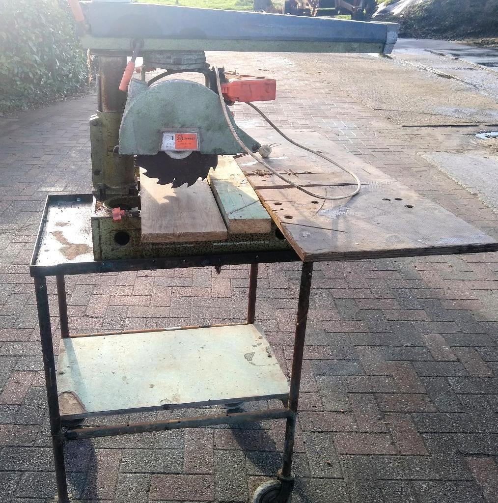 Radiaalzaag, Enlèvement, Scie à onglet