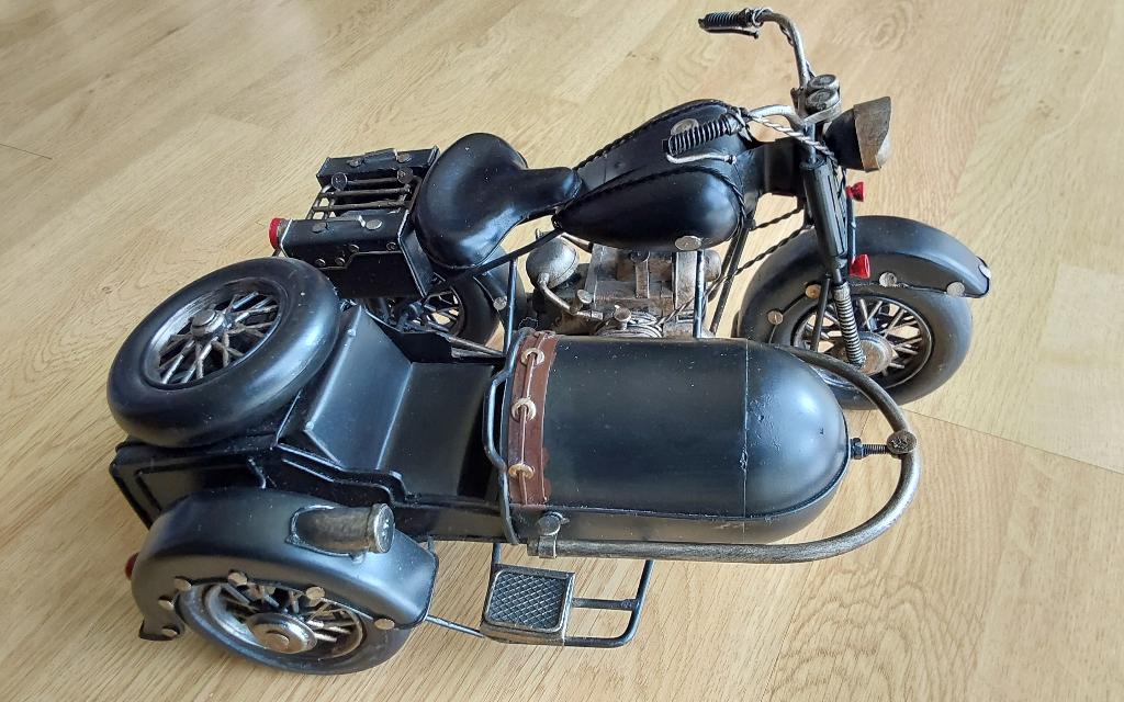 MOTO AVEC SIDE-CAR MINIATURE EN ETAIN, Enlèvement, Comme neuf, Moteur