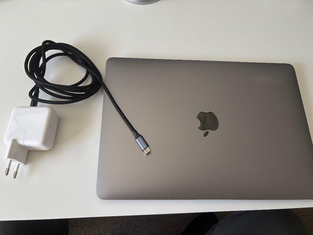 Macbook air 13 inch m1 2021 16GB RAM 250 GB SSD, Computers en Software, 256 GB, 2 tot 3 Ghz, 13 inch, Ophalen of Verzenden