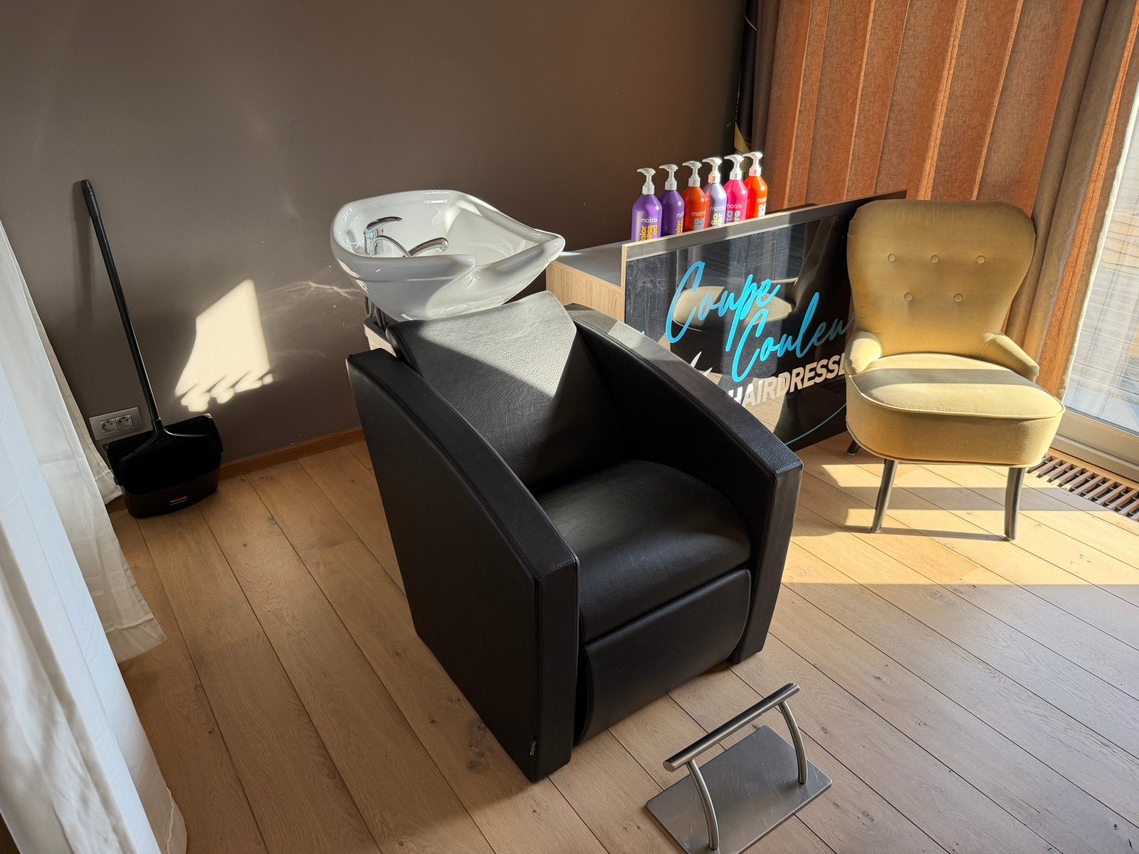 Kapsalon kwalitatief, perfect voor een klein salon, Huis en Inrichting, Overige Huis en Inrichting, Gebruikt, Ophalen