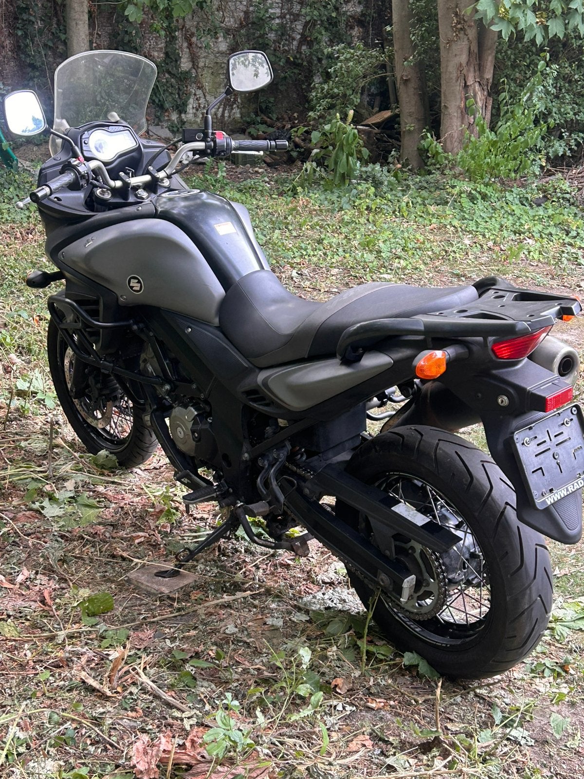 Belle Suzuki 650 V-Strom de 2015 avec 44000 km. Parfait état, Motos, Motos | Yamaha, Particulier, Tourisme, plus de 35 kW, 2 cylindres