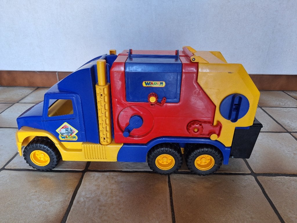 Kleurrijke grote vuilniswagen, Ophalen, Gebruikt