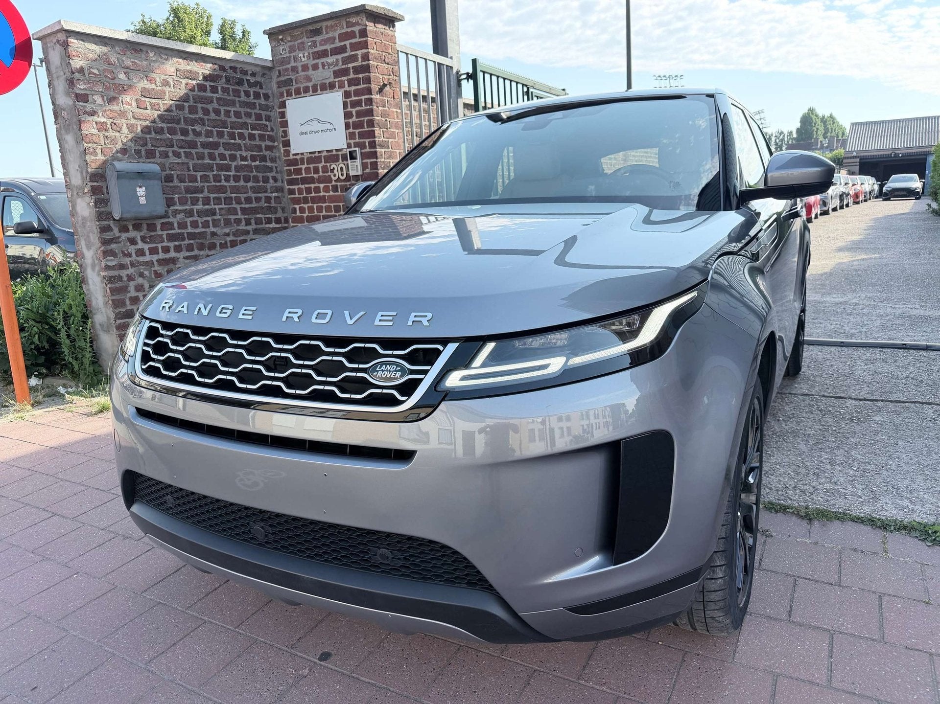 Land Rover Range Rover Evoque 2.0 HYBRID AUTOMAAT | Apple Ca, Autos, https://public.car-pass.be/vhr/125cc5ae-1369-4e1d-b6f0-2f165998d7a5